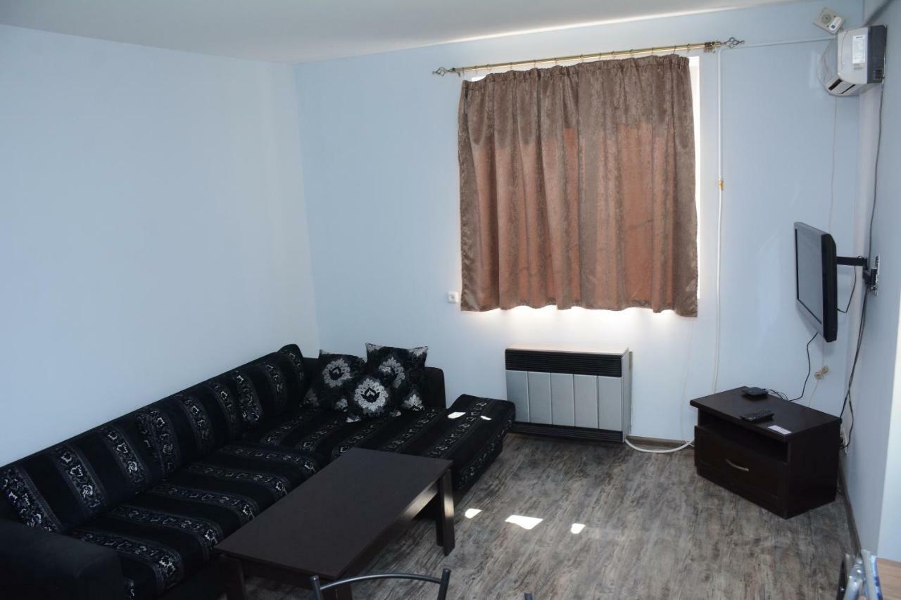 Holiday Home On Aygestan 11 예레반 외부 사진